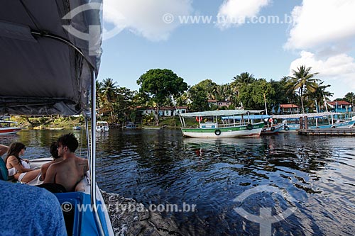  Boat arriving at the town of Canavieiras  - Cairu city - Bahia state (BA) - Brazil
