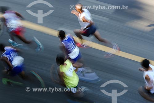  Athletes - Niemeyer Avenue during the Rio de Janeiro International Half Marathon  - Rio de Janeiro city - Rio de Janeiro state (RJ) - Brazil