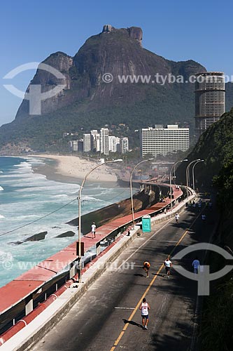  View of the Niemeyer Avenue with the Royal Tulip Rio de Janeiro Hotel, Hotel Nacional (National Hotel) and the Rock of Gavea in the background  - Rio de Janeiro city - Rio de Janeiro state (RJ) - Brazil