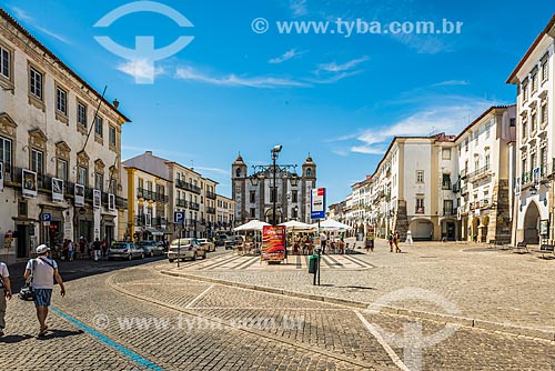  View of Giraldo Square with the Santo Antao Church on the background  - Evora municipality - Evora district - Portugal
