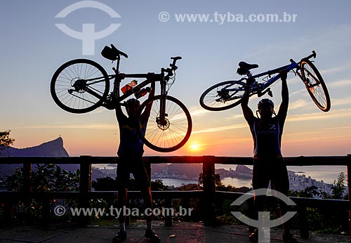  Cyclists - Vista Chinesa (Chinese View) - Tijuca National Park with the Christ the Redeemer in the background  - Rio de Janeiro city - Rio de Janeiro state (RJ) - Brazil