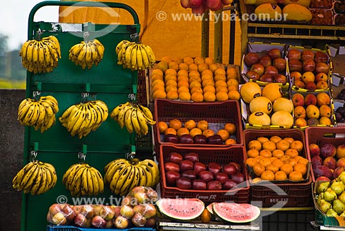  Fruits on sale - Booth street  - Porto Alegre city - Rio Grande do Sul state (RS) - Brazil