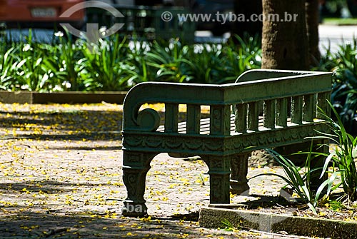  Park bench - Julio de Castilhos Square  - Porto Alegre city - Rio Grande do Sul state (RS) - Brazil
