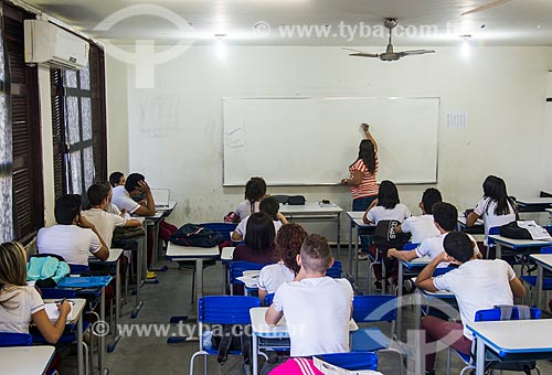  Students of the Zacarias de Gois State School - also known as Piauiense Lyceum - temporarily in the Anisio de Abreu School  - Teresina city - Piaui state (PI) - Brazil