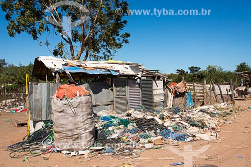  Recyclable trash by collectors - Teresina sanitary landfill  - Teresina city - Piaui state (PI) - Brazil