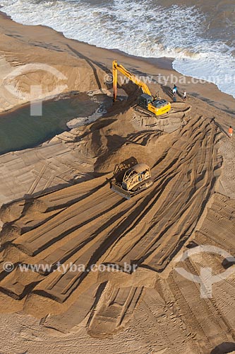  Clearance of the mouth of the Rio Doce for the flow of mud before dam rupture of the Samarco company mining rejects in Mariana city (MG)  - Linhares city - Espirito Santo state (ES) - Brazil