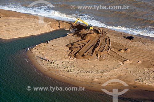  Clearance of the mouth of the Rio Doce for the flow of mud before incoming of rejects from dam rupture of the Samarco company mining in Mariana city (MG)  - Linhares city - Espirito Santo state (ES) - Brazil