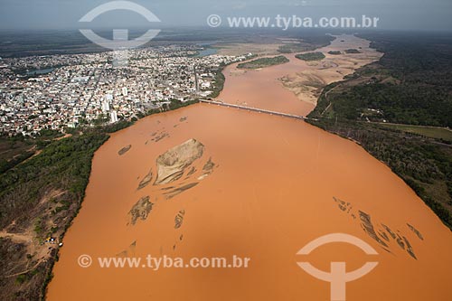  Aerial photo of the mud coming by Doce River to the Linhares city after dam rupture of the Samarco company mining rejects in Mariana city (MG)  - Linhares city - Espirito Santo state (ES) - Brazil