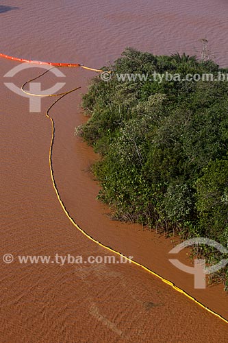  Contention barriers - mouth of the Rio Doce to prevent that the mud with rejects from dam rupture of the Samarco company mining come to islands and low areas of estuary  - Linhares city - Espirito Santo state (ES) - Brazil