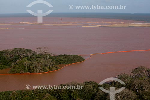  Contention barriers - mouth of the Rio Doce to prevent that the mud with rejects from dam rupture of the Samarco company mining come to islands and low areas of estuary  - Linhares city - Espirito Santo state (ES) - Brazil