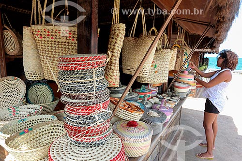  Handicraft commerce of licuri palm (Syagrus coronata) fiber  - Coruripe city - Alagoas state (AL) - Brazil