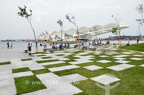  Peoples - Mua Square with the Amanha Museum (Museum of Tomorrow) in the background  - Rio de Janeiro city - Rio de Janeiro state (RJ) - Brazil