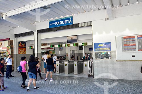  Passengers entering the Station Waterway Praca XV - boarding area to Paqueta  - Rio de Janeiro city - Rio de Janeiro state (RJ) - Brazil