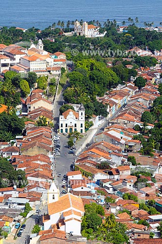  General view of the Olinda city historic center with the Nossa Senhora do Amparo Church (1644) and Nossa Senhora da Misericordia Church (Our Lady of Mercy Church) - XVII century - in the background  - Olinda city - Pernambuco state (PE) - Brazil