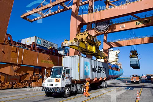  Truck carrying container - Port of Suape Complex  - Ipojuca city - Pernambuco state (PE) - Brazil