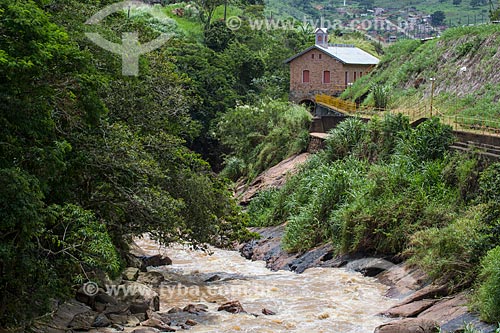  Paraibuna River with the old Powerhouse of the Marmelos Hydrelectric Plant (1889) - first great hydroelectric plant in South America - current Marmelos Zero Plant Museum  - Juiz de Fora city - Minas Gerais state (MG) - Brazil
