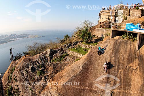  Climbers reaching - Sugar Loaf summit  - Rio de Janeiro city - Rio de Janeiro state (RJ) - Brazil