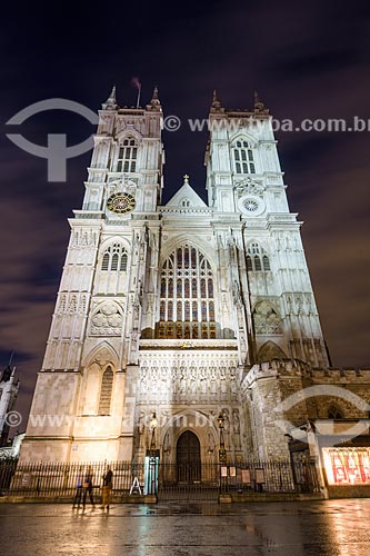  Facade of the Westminster Abbey (Collegiate Church of St Peter at Westminster) - 1050 - at night  - London - Greater London - England