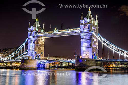  View of Tower Bridge (1894) at night  - London - Greater London - England