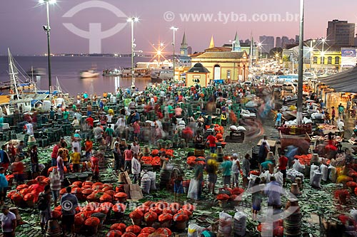  View of the Acai Fair with the Ver-o-peso Market (XVII century) in the background during the dawn  - Belem city - Para state (PA) - Brazil