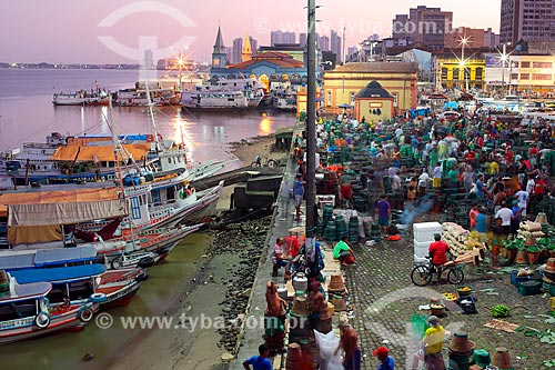  View of the Acai Fair with the Ver-o-peso Market (XVII century) in the background during the dawn  - Belem city - Para state (PA) - Brazil