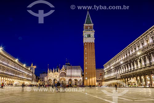  Piazza San Marco (Saint Marco Square) during the sunset  - Venice - Venice province - Italy