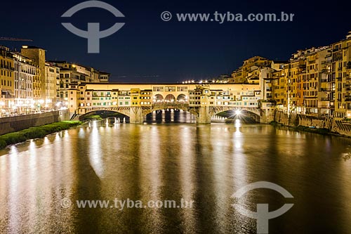  View of the Vecchio Bridge at night  - Florence - Florence province - Italy