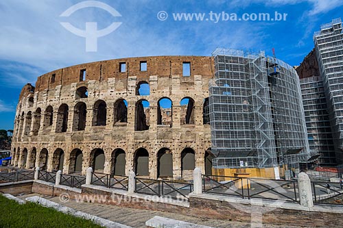  Facade of the Coliseum - also known as the Flavian Amphitheatre  - Rome - Rome province - Italy