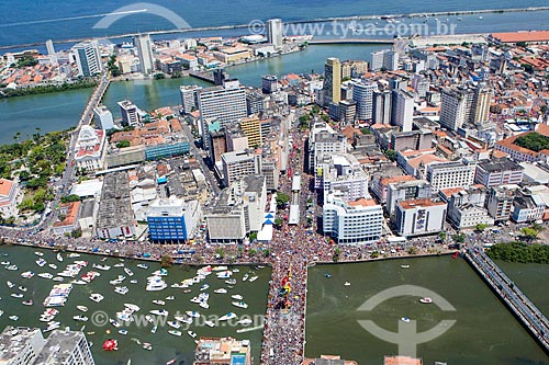  Aerial photo of Galo da Madrugada carnival street troup parade  - Recife city - Pernambuco state (PE) - Brazil