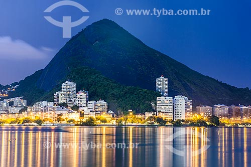  View of the Rodrigo de Freitas Lagoon with the Sacopa Hill in the background  - Rio de Janeiro city - Rio de Janeiro state (RJ) - Brazil