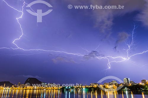  Lightnings - Rodrigo de Freitas Lagoon  - Rio de Janeiro city - Rio de Janeiro state (RJ) - Brazil