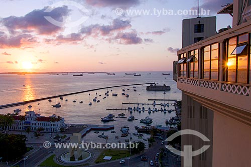  Sunset at Elevador Lacerda (Lacerda Elevator) - 1873 - with the Todos os Santos Bay in the background  - Salvador city - Bahia state (BA) - Brazil