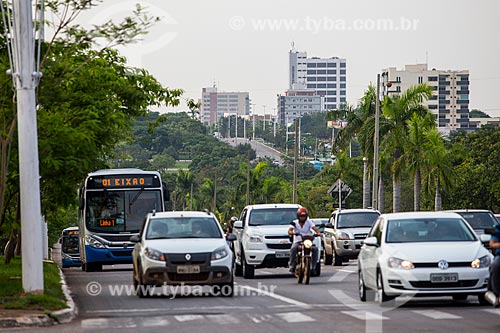  Traffic - Teotonio Segurado Avenue - considered the longest straight Avenue of Brazil  - Palmas city - Tocantins state (TO) - Brazil