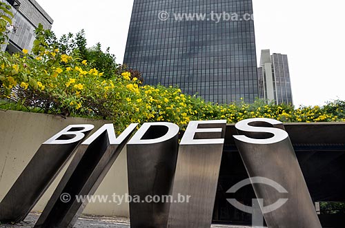  Logo with the build of the National Bank for Economic and Social Development (BNDES) headquarters in the background  - Rio de Janeiro city - Rio de Janeiro state (RJ) - Brazil