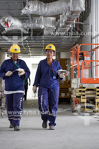  Women workers - construction of Rio 2016 Olympic Park  - Rio de Janeiro city - Rio de Janeiro state (RJ) - Brazil