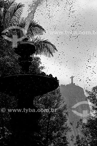  Fountain of the Muses - Botanical Garden of Rio de Janeiro - with the Christ the Redeemer (1931) in the background  - Rio de Janeiro city - Rio de Janeiro state (RJ) - Brazil