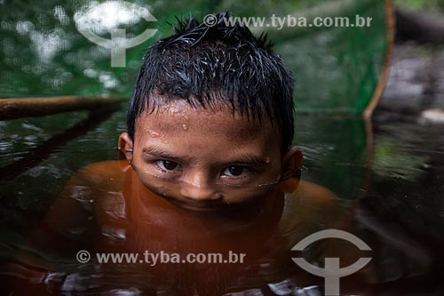  Boy of riparian community  - Barcelos city - Amazonas state (AM) - Brazil