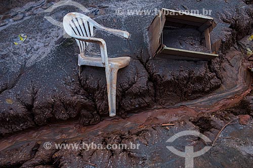  Furniture of house covered to mud - Paracatu de Baixo district after the dam rupture of the Samarco company mining rejects in Mariana city (MG)  - Mariana city - Minas Gerais state (MG) - Brazil