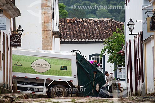  Garbage collection - Tiradentes city  - Tiradentes city - Minas Gerais state (MG) - Brazil