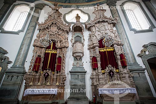  Altar of the Sao Francisco de Assis Church (1774) carved in Argentine Cedar and plated of silver - project by Aleijadinho and execution by João Pinheiro  - Sao Joao del Rei city - Minas Gerais state (MG) - Brazil