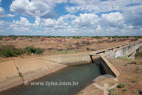  Secondary channel irrigation and aqueduct of Nilo Coelho Project - Sao Francisco Valley  - Petrolina city - Pernambuco state (PE) - Brazil