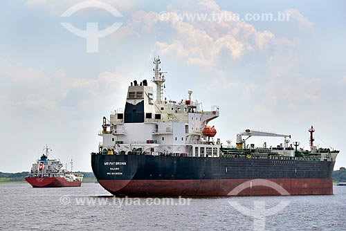  Tanker and oil tanker moored - Negro River  - Manaus city - Amazonas state (AM) - Brazil