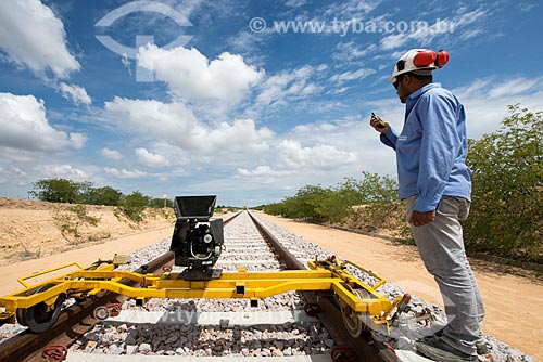  Transnordestina Railroad - laser equipment that checks the alignment of rails  - Trindade city - Pernambuco state (PE) - Brazil