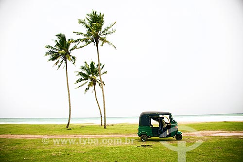  Auto rickshaw - Sri Lanka waterfront  - Sri Lanka