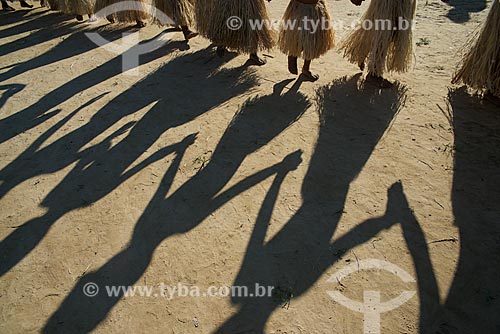  Shadow during dance - Yawanawa Festival - village of Yawanawa tribe  - Tarauaca city - Acre state (AC) - Brazil