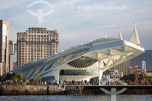  View of the Amanha Museum (Museum of Tomorrow) from Guanabara Bay with the Joseph Gire Building (1929) - also known as A Noite Building - in the background  - Rio de Janeiro city - Rio de Janeiro state (RJ) - Brazil