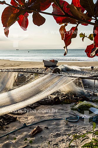  Fishing net - Lagoinha Beach waterfront  - Florianopolis city - Santa Catarina state (SC) - Brazil