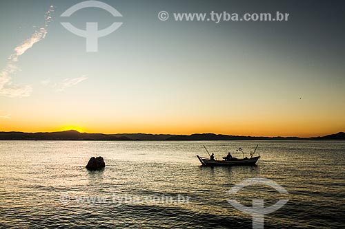  Fishermen - North Bay during the sunset  - Florianopolis city - Santa Catarina state (SC) - Brazil