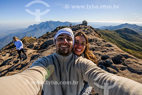  Couple during the trail of Couto Hill - Itatiaia National Park  - Itatiaia city - Rio de Janeiro state (RJ) - Brazil