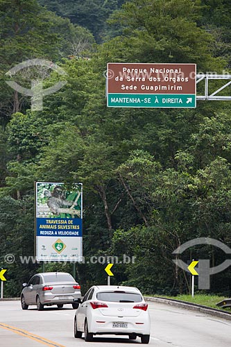  Plaque indicating animals crossing in Rio-Teresopolis Higjway (BR-116) - snippet of Serra dos Orgaos National Park  - Teresopolis city - Rio de Janeiro state (RJ) - Brazil